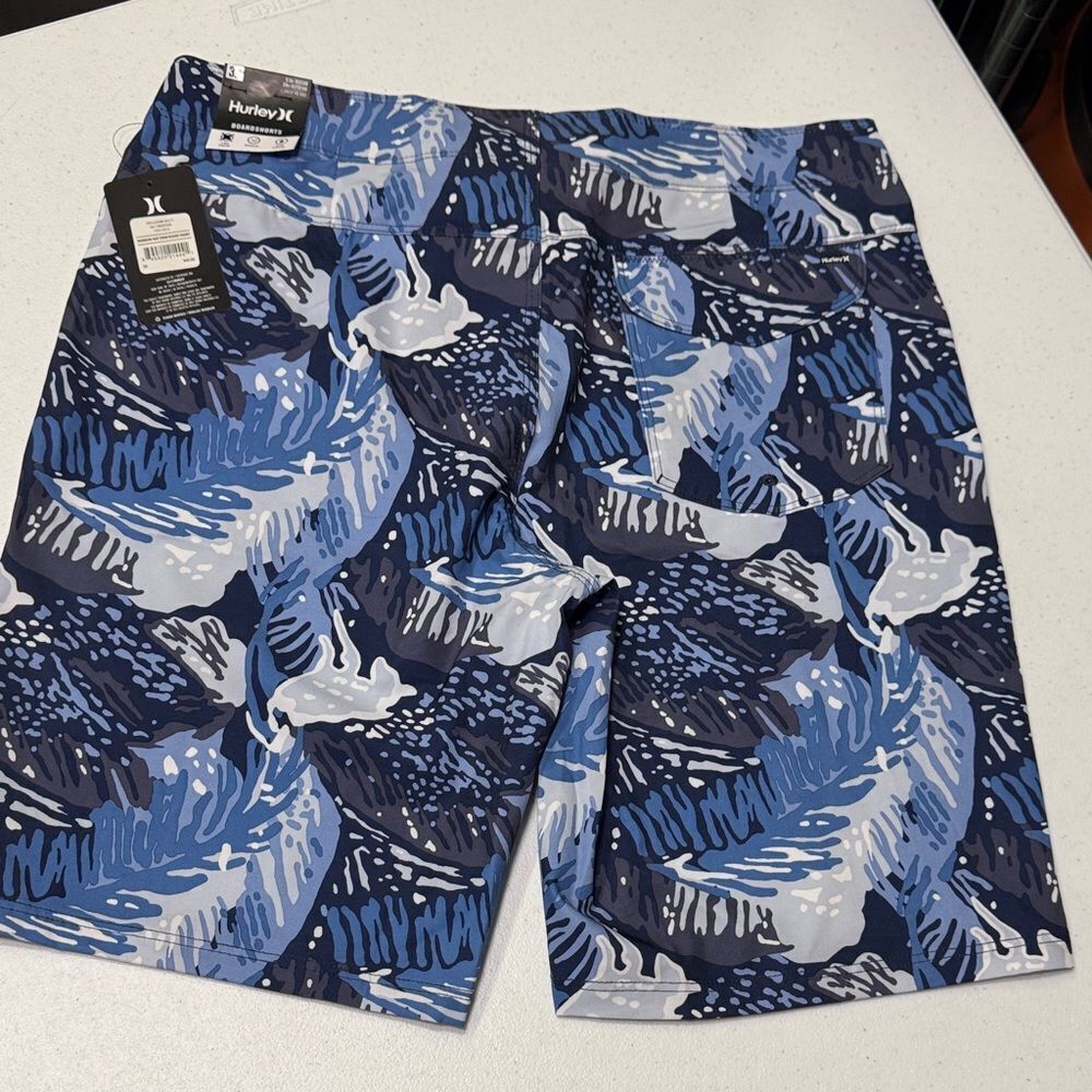 NWT SZ 32 Hurley Men's Abstract Blue and White Swim Board Shorts MSRP $45